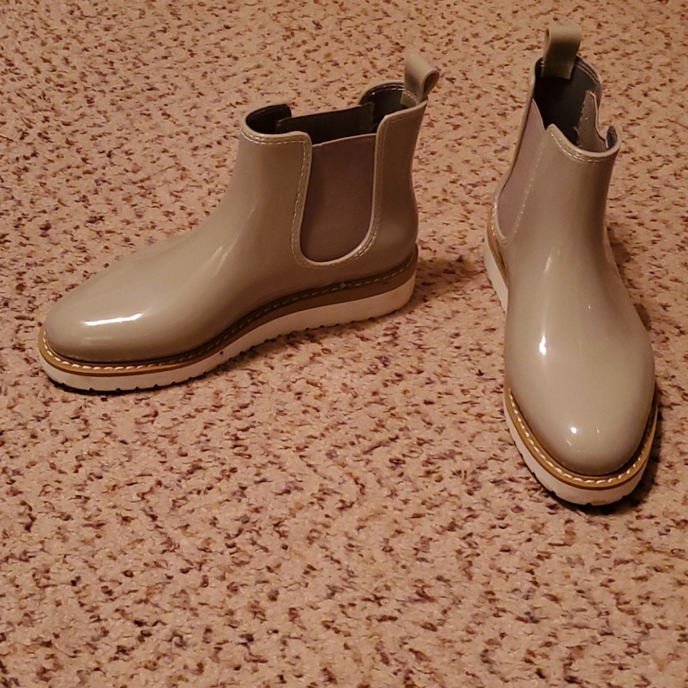 Steve Madden Puddles Ankle Boots